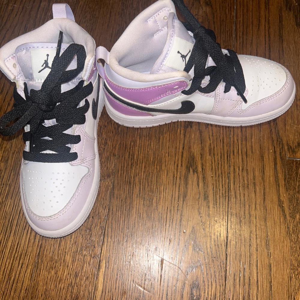 Air Jordan 1 Mid
